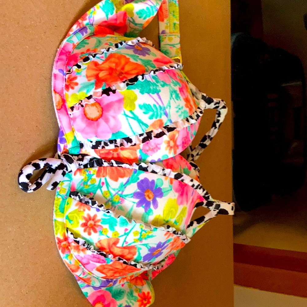 Victoria’s Secret bikini top